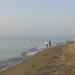 En Auxi Y Emilio Торремолинос